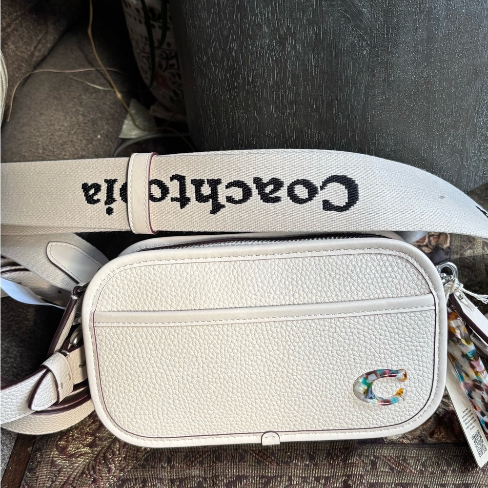 Authentic COACHTOPIA White leather zip 2 in 1  Crossbody/Beltbag  2 straps